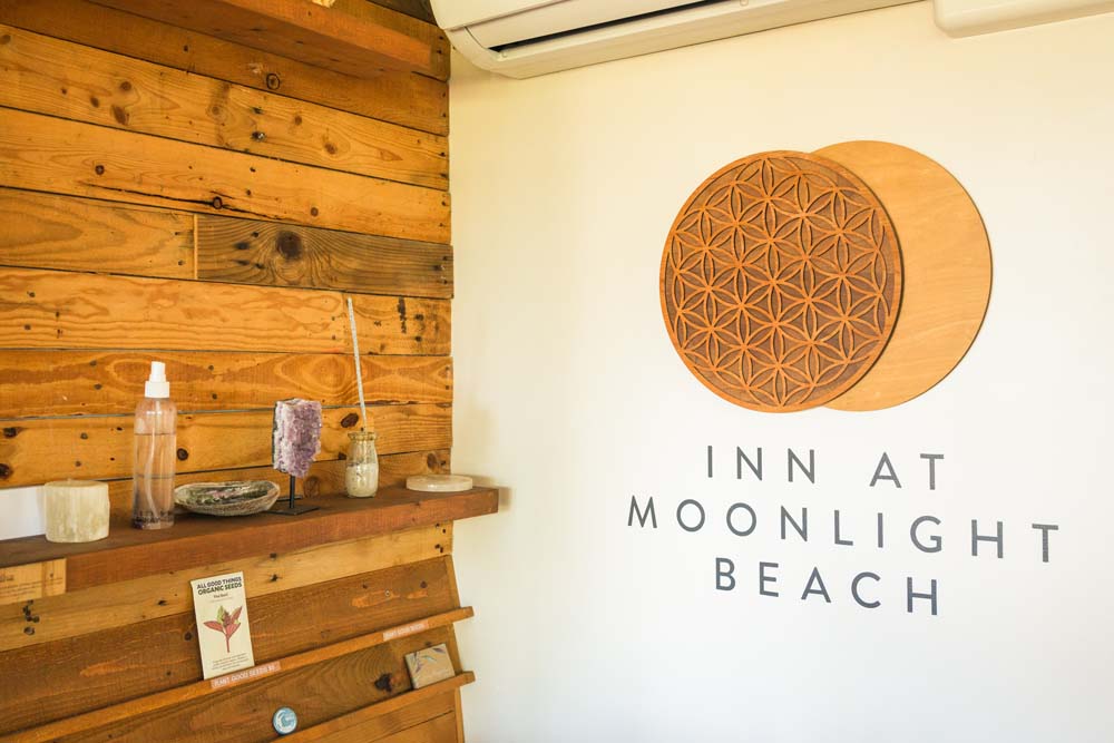 Inn at Moonlight Beach: signage